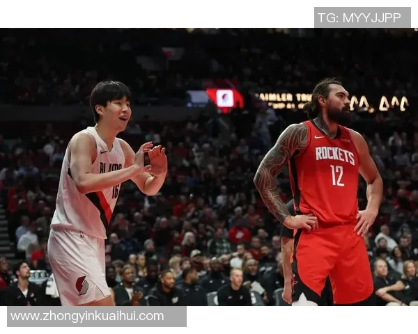 火箭队与开拓者队激战高清回顾精彩瞬间与赛场亮点分析