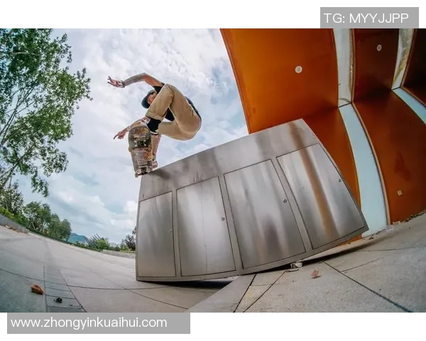 滑板深度解析：上海滑板队防守策略与技巧的全景探讨